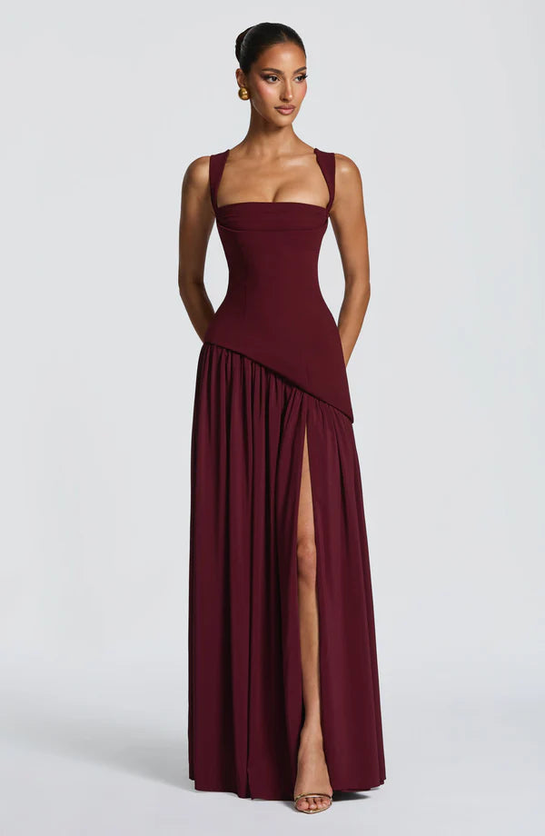 Vestido Elegante con Corte Asimétrico