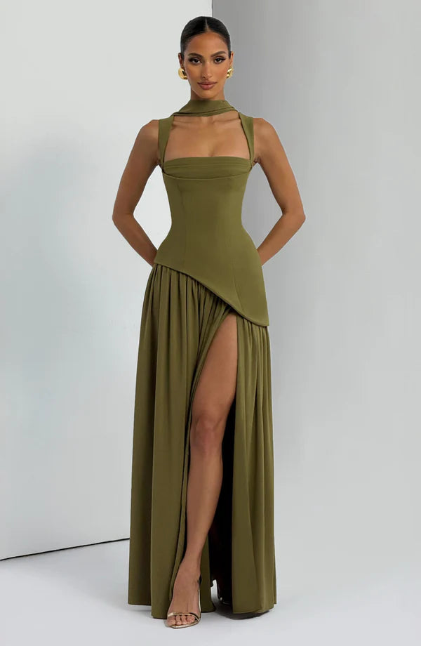 Vestido Elegante con Corte Asimétrico
