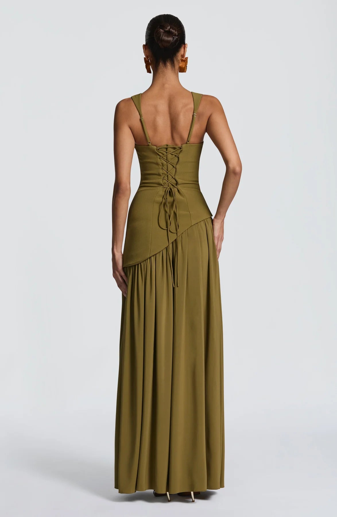 Vestido Elegante con Corte Asimétrico